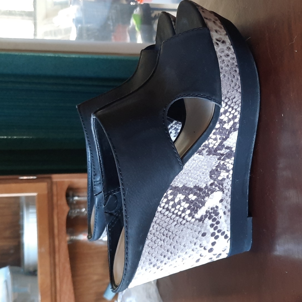 Platform shoes